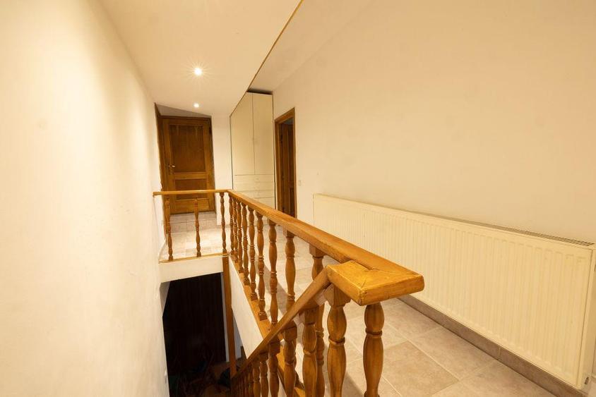 Apartament cu 4 camere decomandat în Palat
