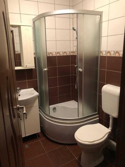 Apartament cu 4 camere decomandat în Câmpului