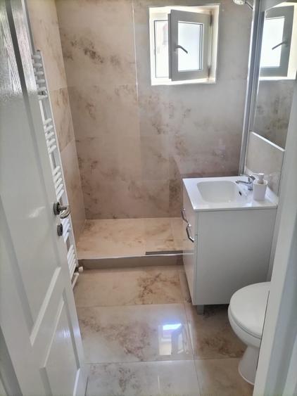 Apartament cu 3 camere decomandat în Cetate