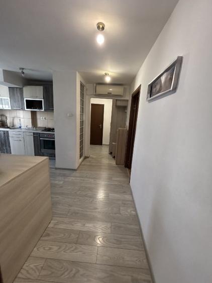 Apartament cu 3 camere decomandat, mobilat în Tudor