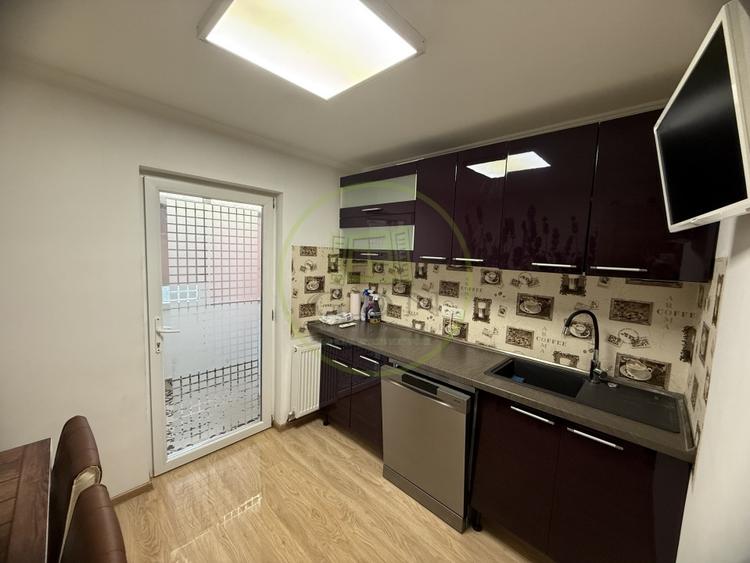 Apartament cu 3 camere decomandat, mobilat în Rovine
