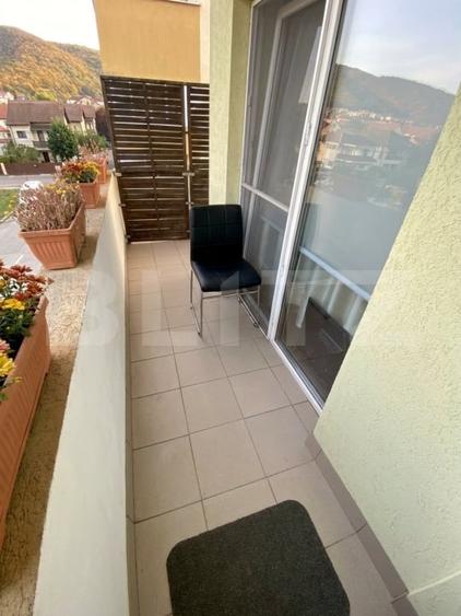 Apartament cu 2 camere semidecomandat, mobilat în Florești