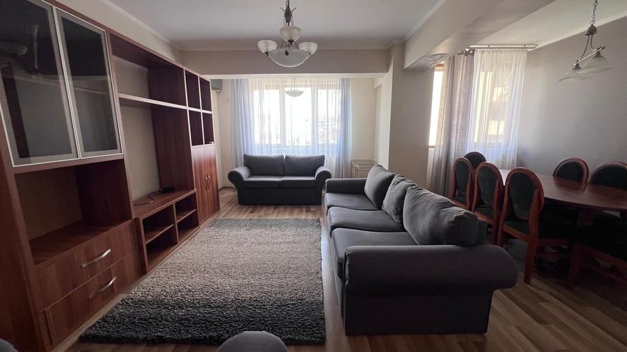 Apartament cu 3 camere decomandat în Prelungirea Ghencea