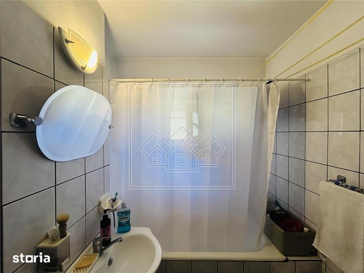 Apartament cu 4 camere decomandat în Șelimbăr