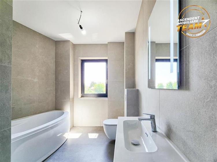 Apartament cu 3 camere decomandat în Lenin