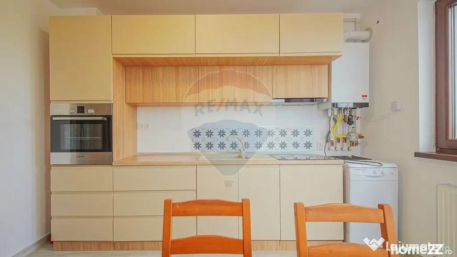Apartament cu 3 camere decomandat în IAR