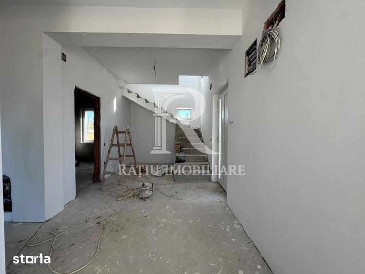 Casă cu 6 camere cu Teren 480 Mp în Oncea