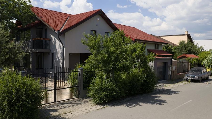Casă individuală cu 5 camere cu Canalizare în Dumbrăvița
