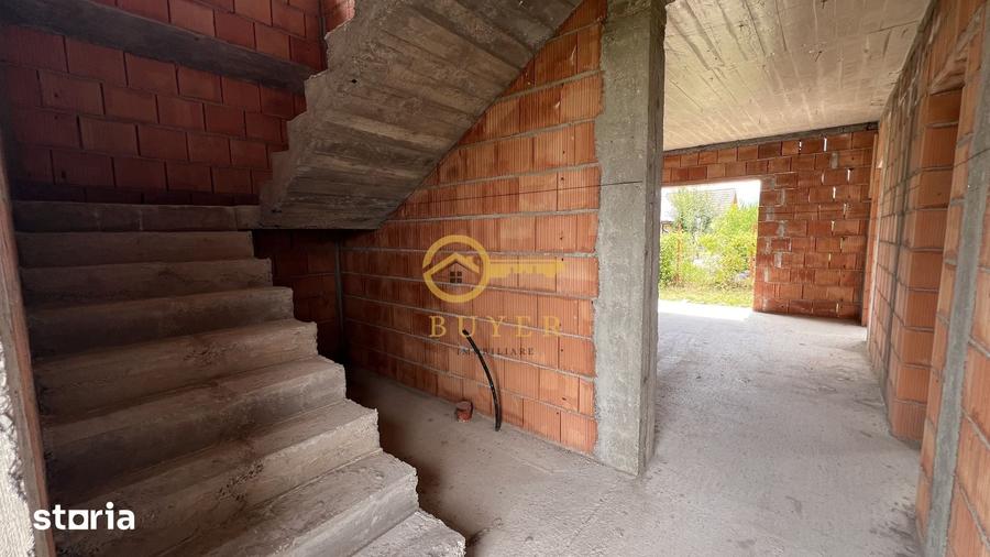 Casă cu 4 camere cu Teren 571 Mp în Cristian