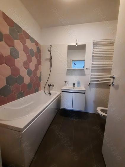 Apartament cu 3 camere semidecomandat în Tipografilor