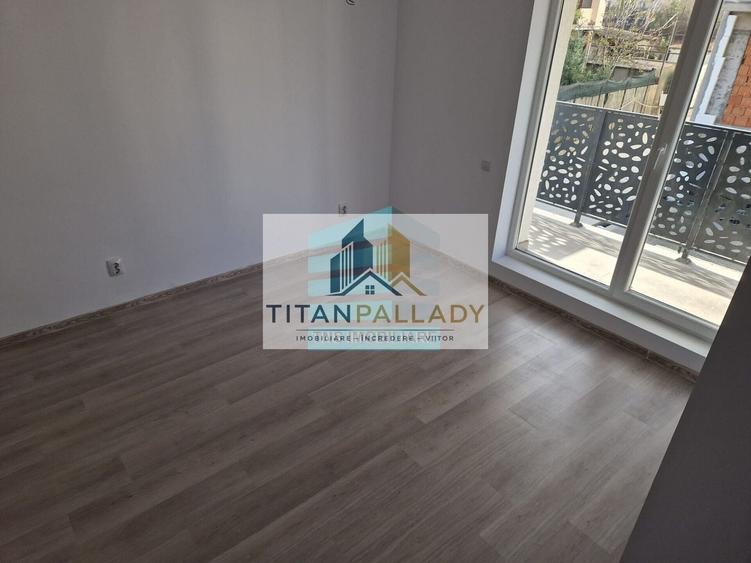 Apartament cu 3 camere decomandat în Titan