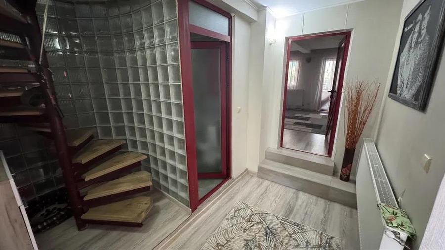 Casă individuală cu 5 camere cu Canalizare în Bârnova