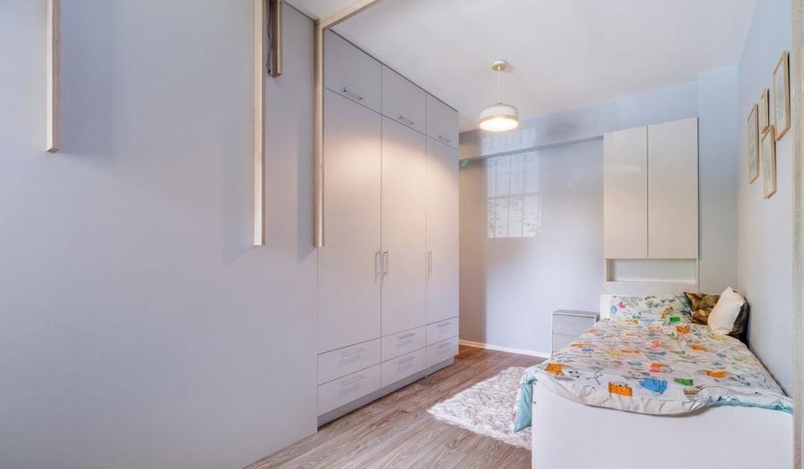 Apartament cu 4 camere semidecomandat, mobilat în Parcul Carol