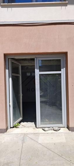 Spațiu comercial, de 381.39999389648 mp, în Central