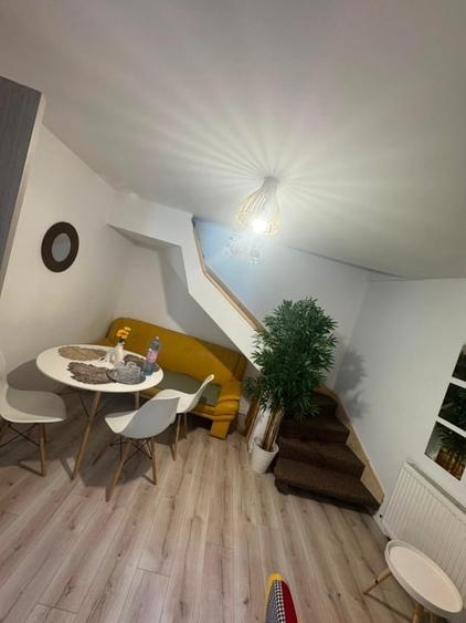 Apartament cu 4 camere decomandat, mobilat în Ștefan cel Mare