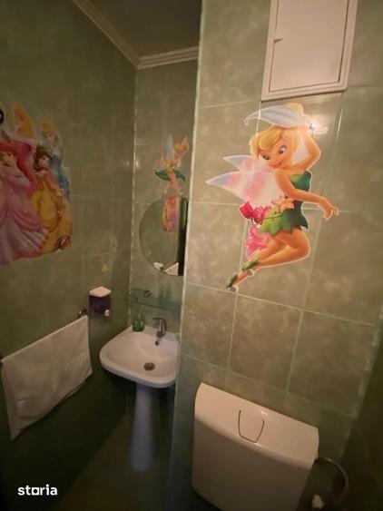 Apartament cu 3 camere decomandat în Siloz