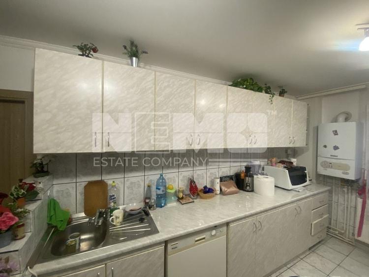 Apartament cu 3 camere decomandat în Central