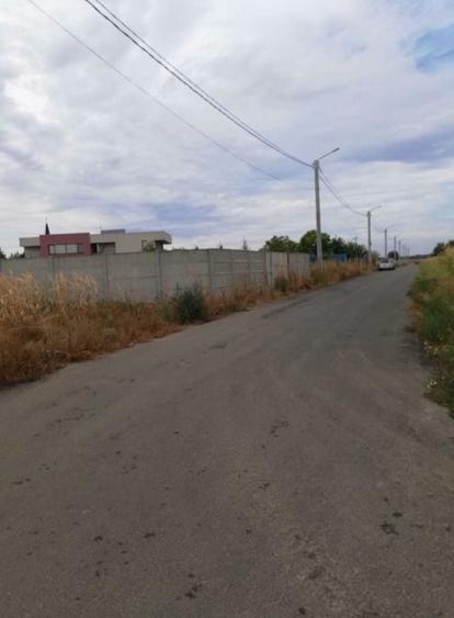 Teren de 2242 mp, în 1 Decembrie