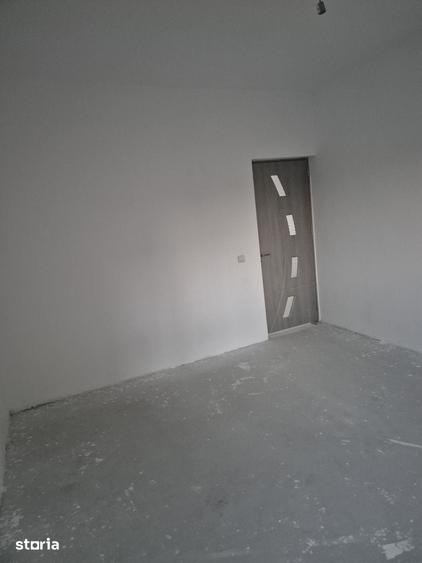 Casă cu 6 camere cu Teren 222 Mp în Lumina