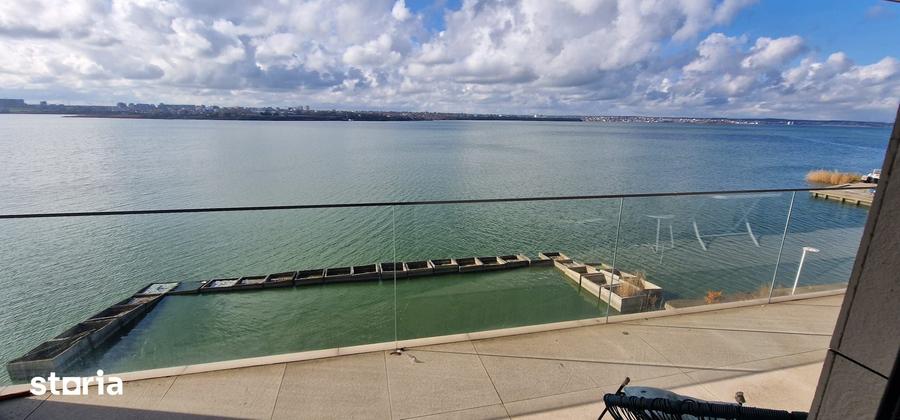 Apartament cu 3 camere decomandat în Cazino