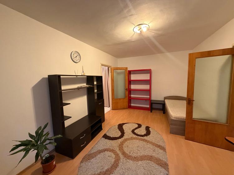 Apartament cu 2 camere decomandat în Iancului