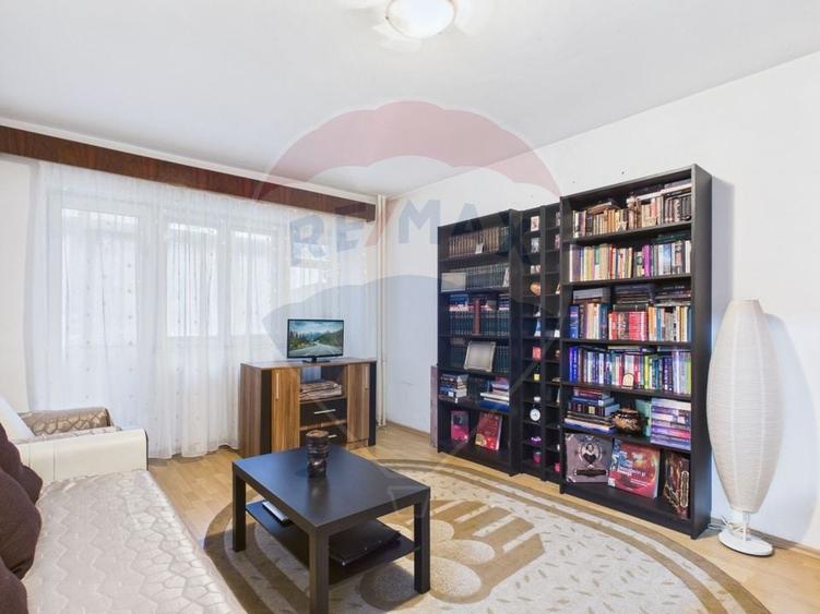 Apartament cu 3 camere decomandat în Colentina