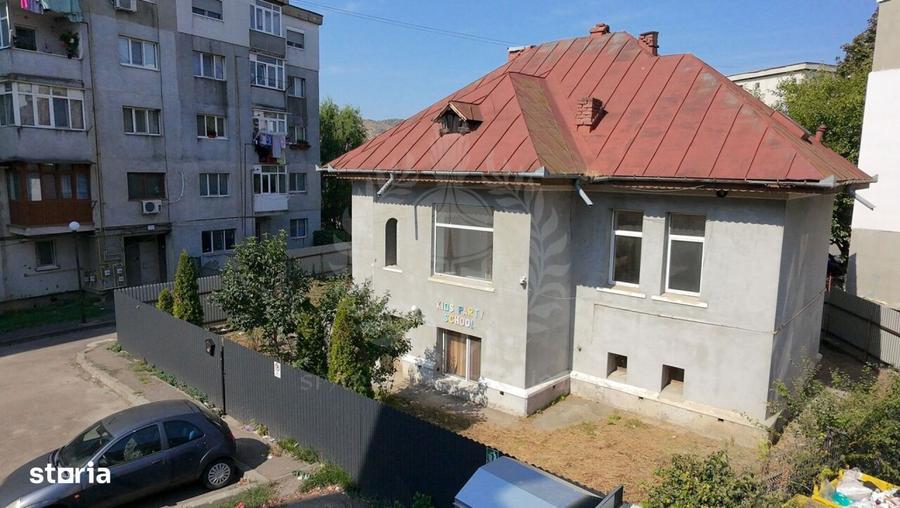 Casa de vanzare, D+P+M in Urlati, zona centrala - 1