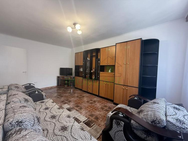Apartament 3 Camere Decomandat, Etaj 1, Tractorul - 2