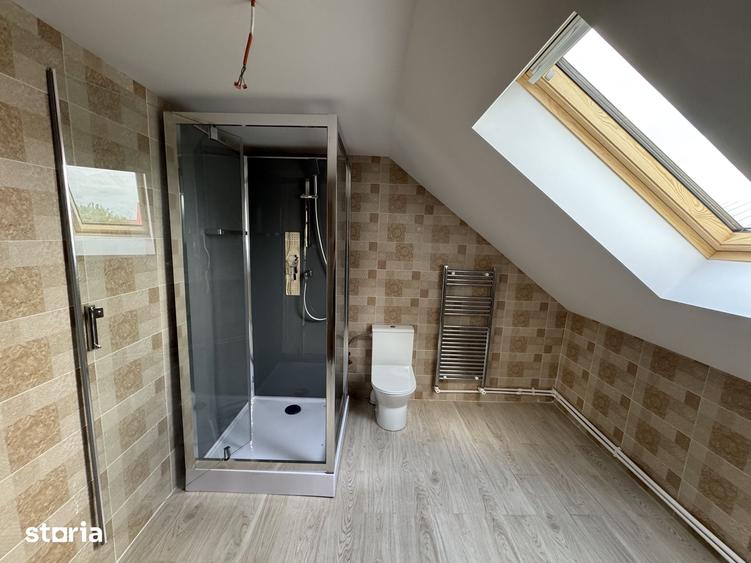Casă cu 4 camere cu Teren 1000 Mp în Holboca