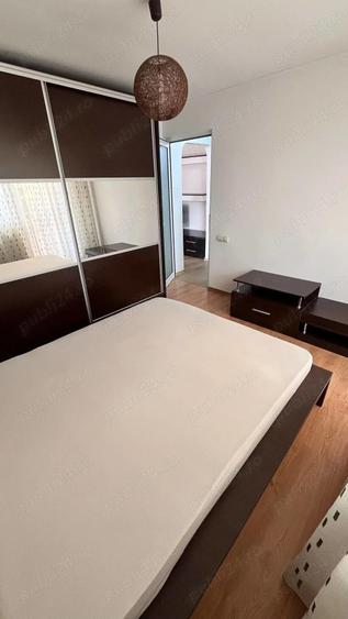 Apartament cu 3 camere semidecomandat în Păcii