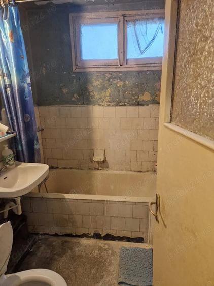 Apartament cu 3 camere semidecomandat în Eroii Revoluției