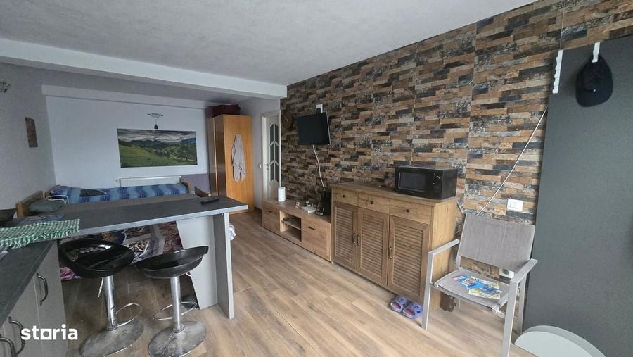 Casă cu 3 camere în Breazu