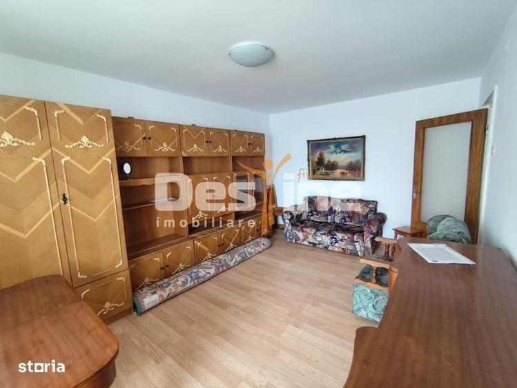 Apartament cu 3 camere, mobilat în Republicii