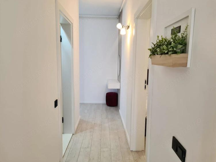 Apartament cu 3 camere decomandat în Căzănești (Râmnicu Vâlcea)