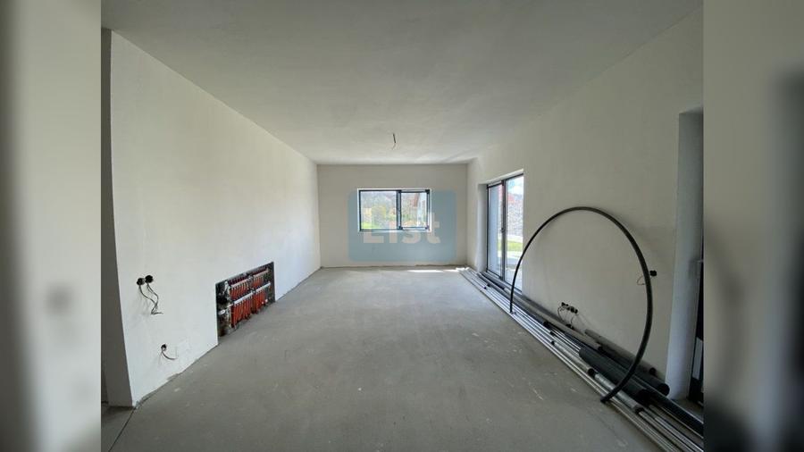 Apartament cu 3 camere semidecomandat în Andrei Mureșanu