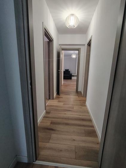 Apartament cu 3 camere decomandat, mobilat în Decebal