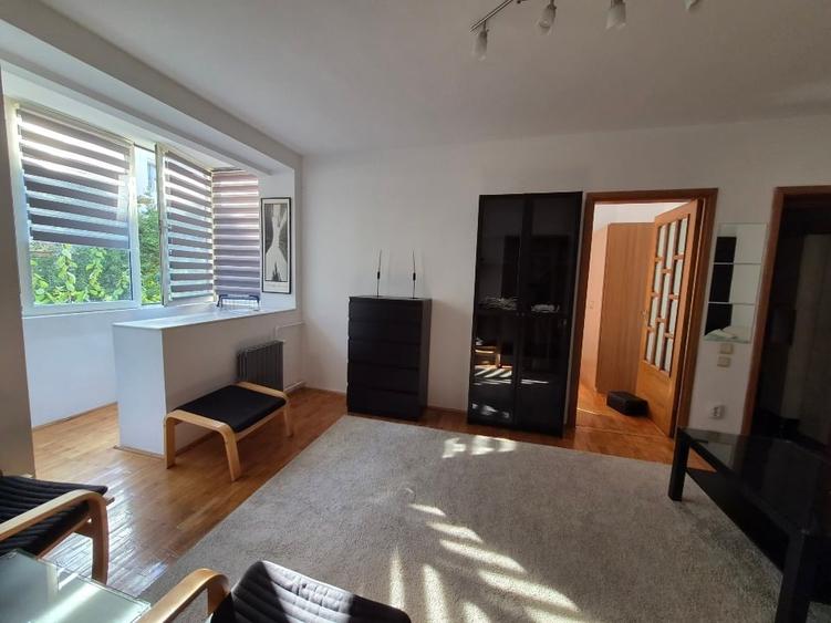 Apartament cu 2 camere semidecomandat, mobilat în Barbu Văcărescu