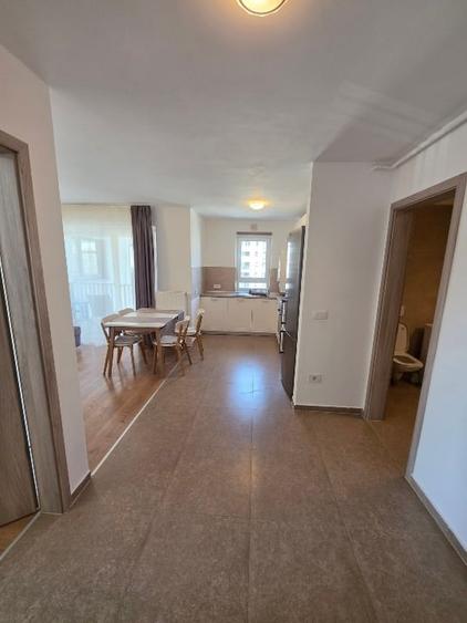 Apartament cu 2 camere decomandat, mobilat în Tractorul