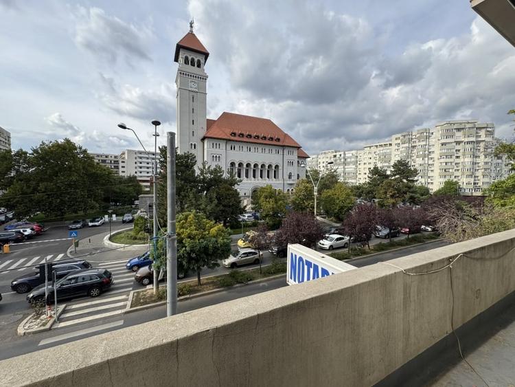 Birou, de 120 mp, în Banu Manta