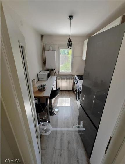 Apartament cu 2 camere decomandat în Podu Roș