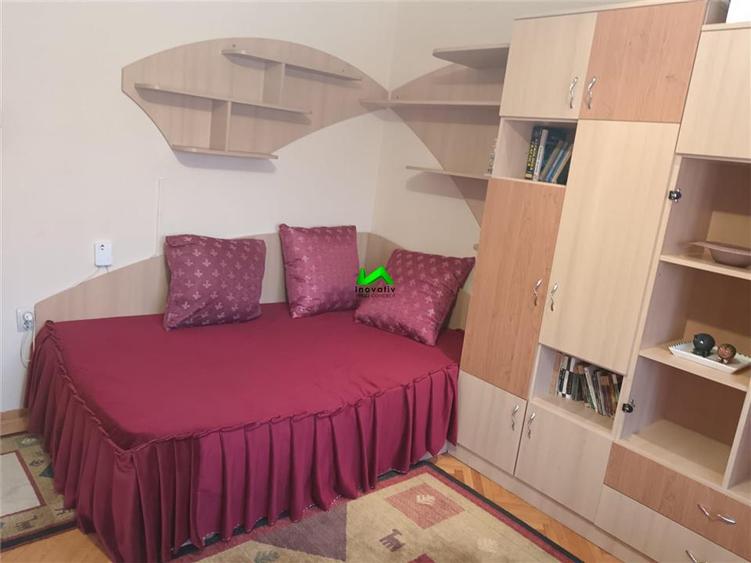 Casă individuală cu 6 camere cu Teren 650 Mp în Piața Cluj