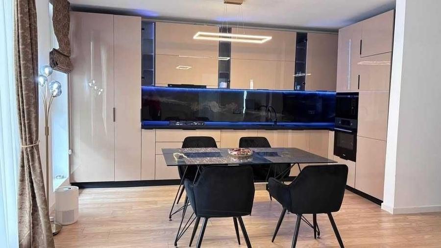 Apartament cu 3 camere decomandat, mobilat în Pipera
