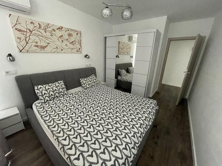 Apartament cu 3 camere decomandat, mobilat în Barbu Văcărescu