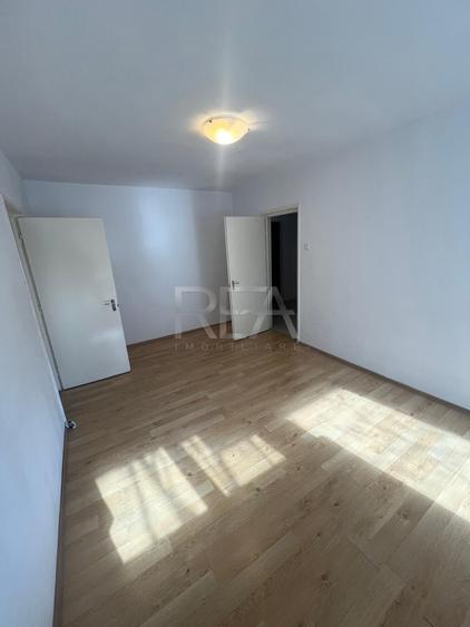 Apartament cu 2 camere semidecomandat, mobilat în Liviu Rebreanu