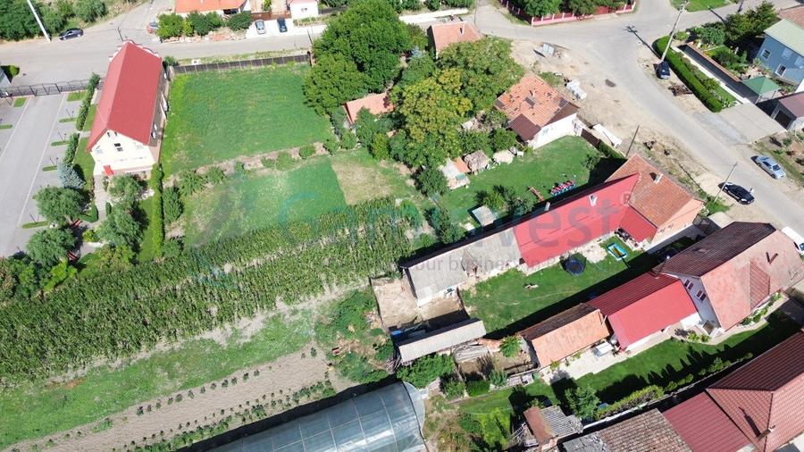 Casă individuală cu 3 camere cu Canalizare în Biharia