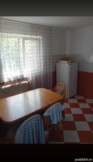 Casă cu 4 camere în Stănești