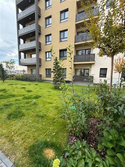 Apartament cu 2 camere decomandat, mobilat în Tractorul