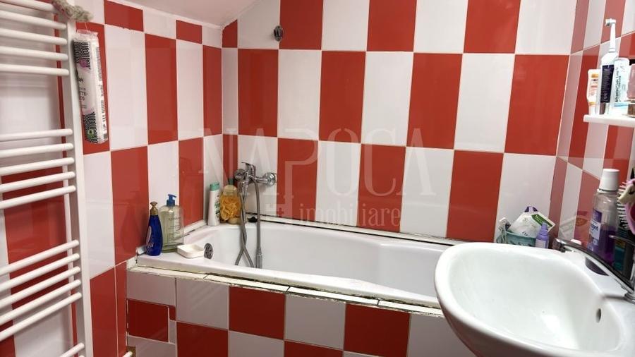 Casă individuală cu 7 camere cu Canalizare în Apahida