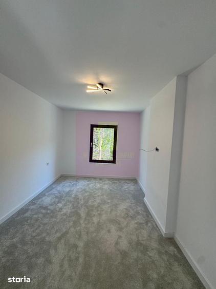 Casă cu 6 camere cu Teren 482 Mp în Central