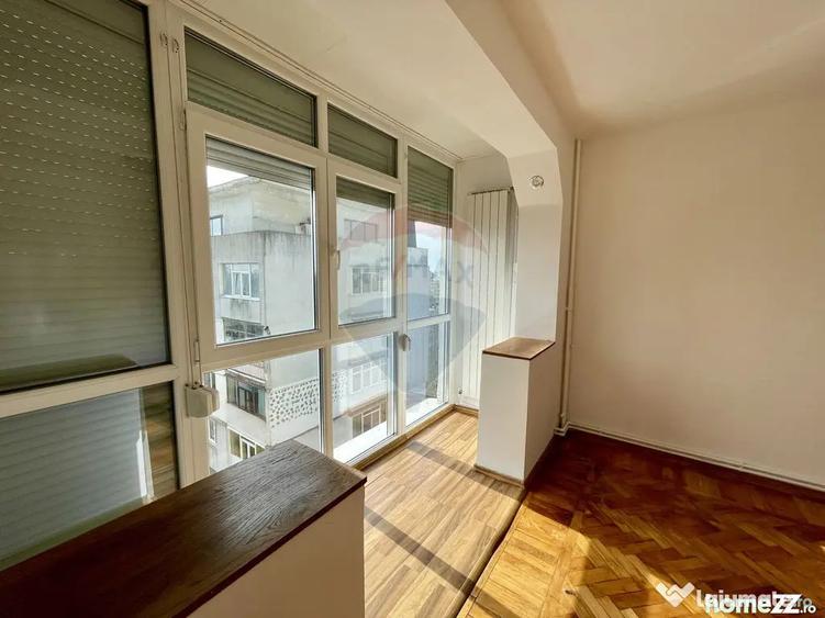 Apartament cu 3 camere semidecomandat în Nord